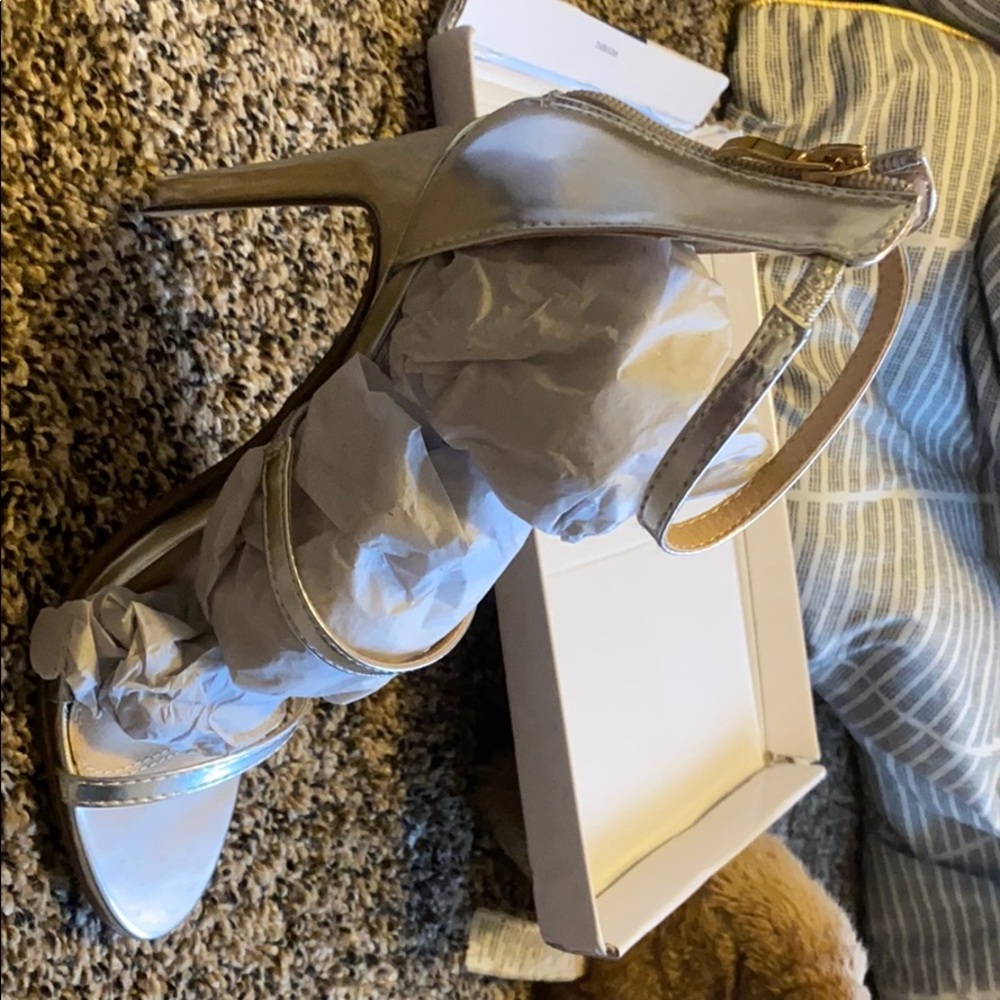venus silver heels
